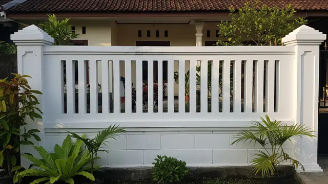 Warna dan Motif Pagar Roster