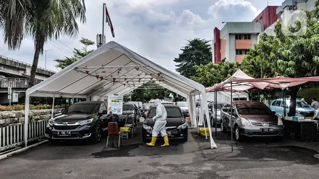 Lacak Penyebaran Covid-19 dengan Tes Swab PCR Drive Thru