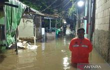 Banjir Jakarta Timur Rendam 15 RT, Kali Ciliwung Meluap Akibat Hujan Deras