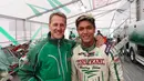 Philo Paz Patric Armand adalah pembalap Formula 2. Tentu sebagai seorang pembalap, pasti mengenal Michael Schumacher seorang pembalap legenda yang diidolakan oleh para pembalap muda. Ia pun sempat berfoto bersama dengannya. (Liputan6.com/IG/@illopaz)