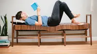 Bangku Kayu Ini Bisa Senyaman Sofa