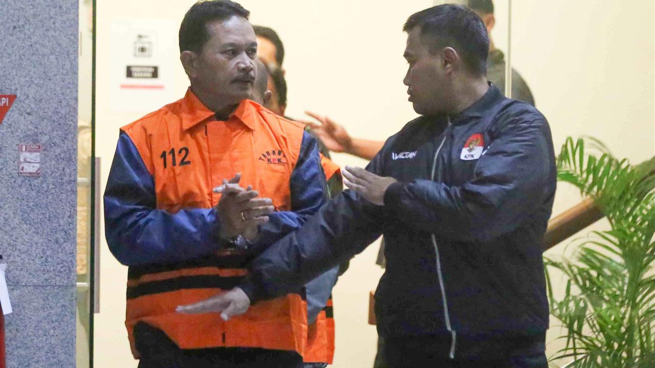 FOTO: KPK Tahan Wali Kota Madiun Maidi Terkait Dugaan Korupsi Dana CSR