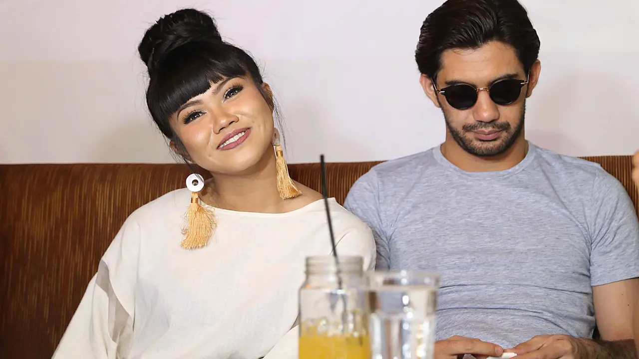 [Bintang] Reza Rahadian dan Yura Yunita
