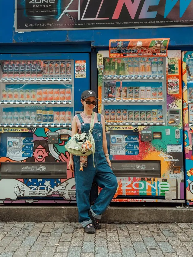 Gaya Unik Mix and Match ala Andien Aisyah (Instagram/@andienaisyah)