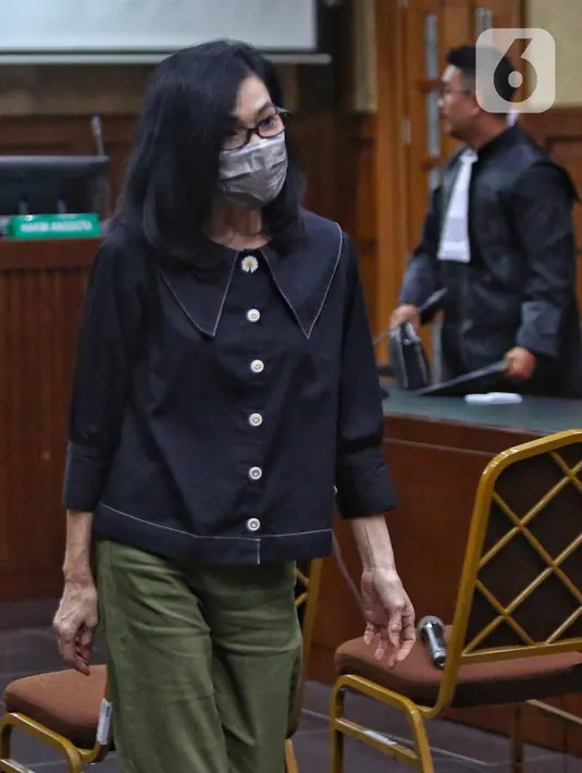 Dalam pembacaan dakwaan, JPU menyebut bahwa secara keseluruhan Meirizka Widjaja dan Lisa Rachmat menggelontorkan suap sebesar Rp 1 miliar dan 308.000 dollar Singapura kepada tiga hakim PN Surabaya. (Liputan6.com/Angga Yuniar)
