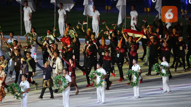 Foto: Kenakan Baju Adat Bali, Flairene Candrea Pimpin Defile Kontingen Indonesia pada Upacara Pembukaan SEA Games 2023