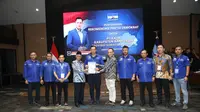 Paslon petahana Slamet-Alfi bertemu dengan Ketua Umum Partai Demokrat, Agus Harimurti Yudhoyono setelah mendapatkan B1-KWK dari Partai Demokrat sebagai dukungan maju di Pilkada Banyuasin 2024 (Dok. Humas Tim Pemenangan Slamet-Alfi / Nefri Inge)