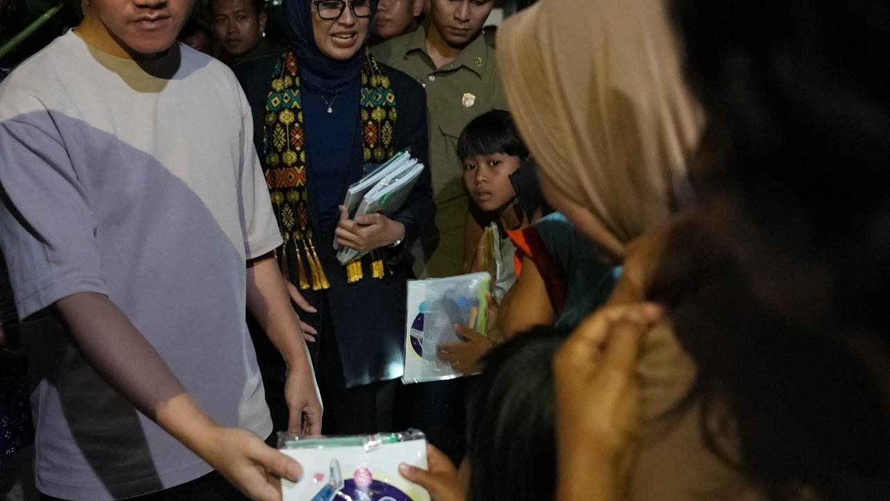 gibran blusukan malam-malam di surakarta