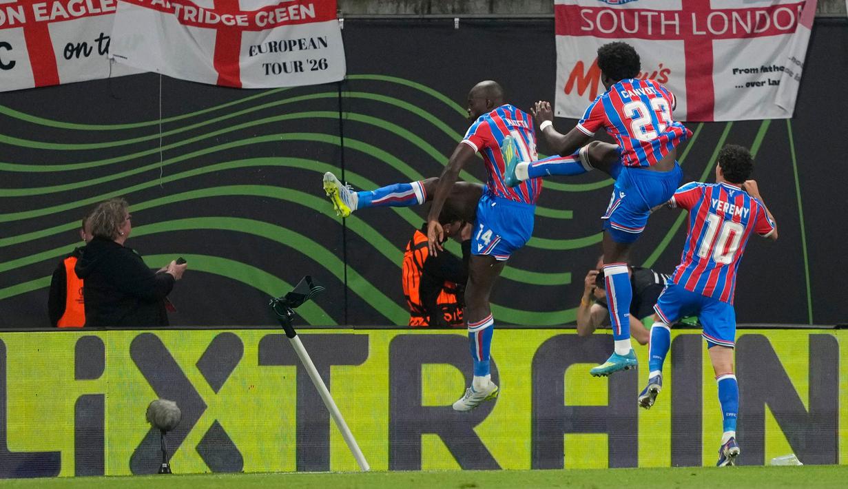 Gol Mateta membawa Crystal Palace unggul dengan skor 1-0 hingga berakhirnya pertandingan. (AP Photo/Michael Probst)