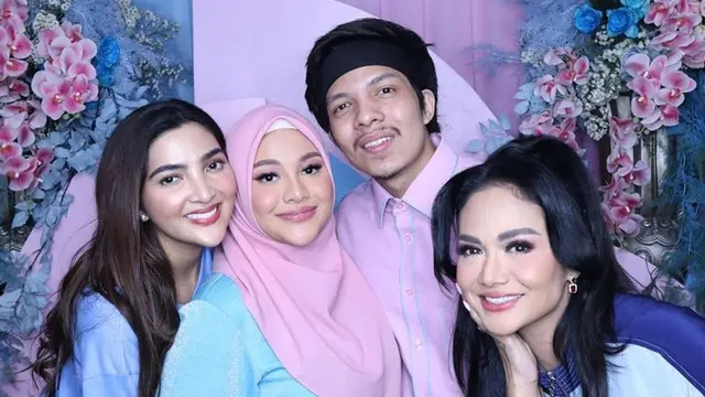 6 Momen Krisdayanti di Acara Gender Reveal Aurel Hermansyah, Kompak