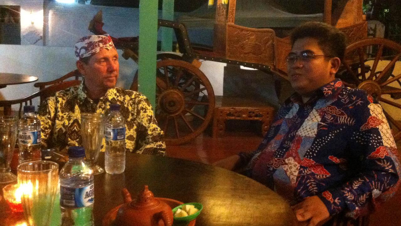 warga amerika main gamelan cirebon