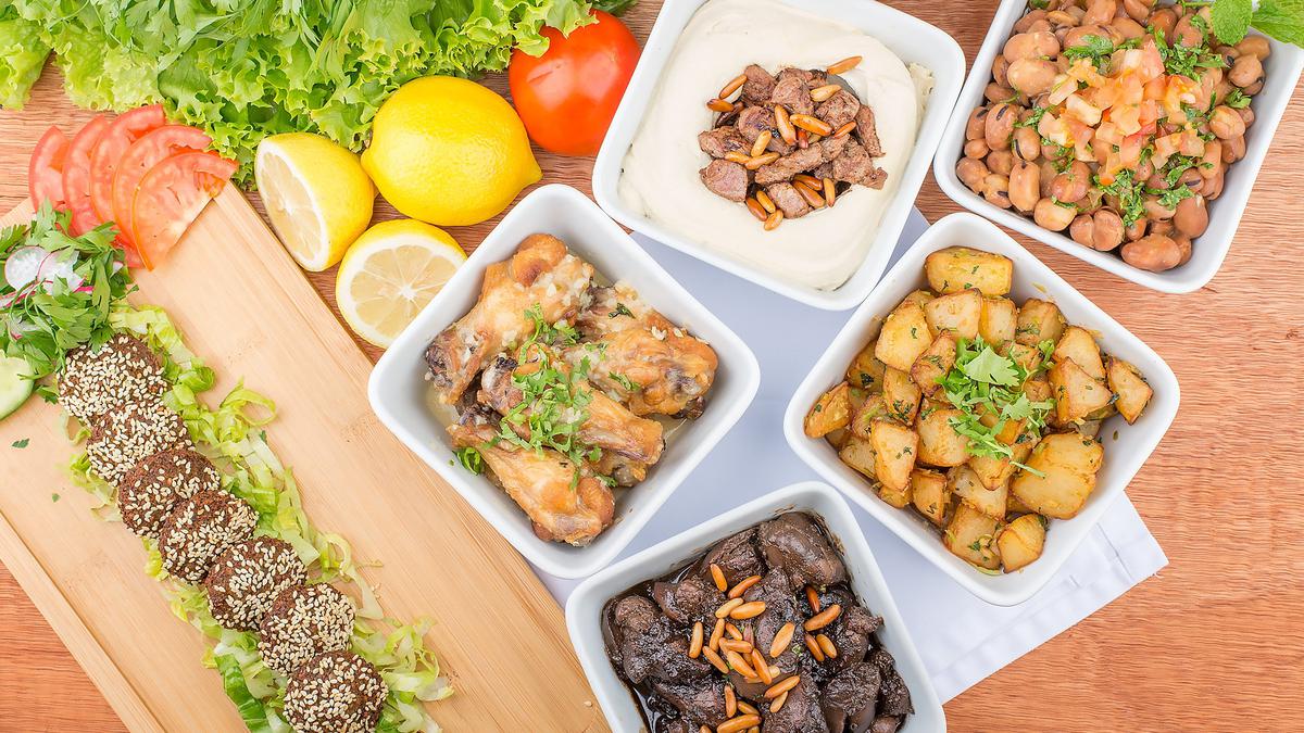 12 Rekomendasi Tempat Makan Enak di Dekat GOR UNY, Lokasi Strategis Siap Kenyangkan Perut