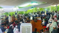 Suasana pemakaman Percha Leanpuri, putri sulung Gubernur Sumsel Herman Deru di pemakaman keluarga di kawasan Gandus Palembang Sumsel (Dok. Humas Pemprov Sumsel / Nefri Inge)