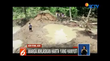 Banjir di desa tersebut terjadi akibat tanggul di kawasan tersebut jebol.