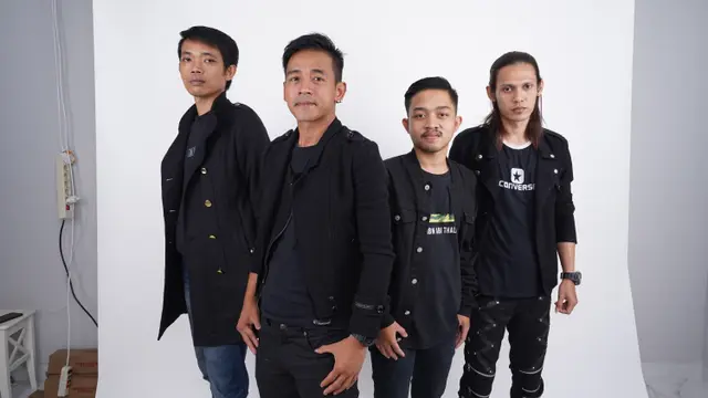Junvio merupakan band asal Cianjur, Jawa Barat.