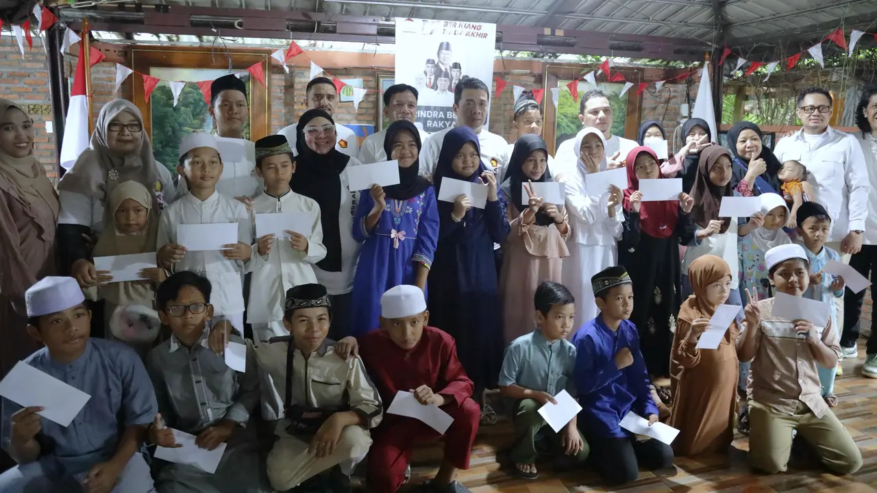 Dewan Pimpinan Daerah Partai Gerindra DKI Jakarta memperingati HUT yang ke-17 bersama dengan masyarakat (Istimewa)