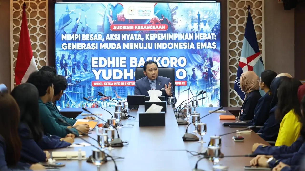 Wakil Ketua MPR RI sekaligus Ketua Fraksi Partai Demokrat DPR RI, Edhie Baskoro Yudhoyono (Ibas), saat audiensi kebangsaan bersama para mahasiswa penerima Kartu Indonesia Pintar Kuliah (KIP-K) dalam forum bertajuk “Mimpi Besar, Aksi Nyata, Kepemimpinan He
