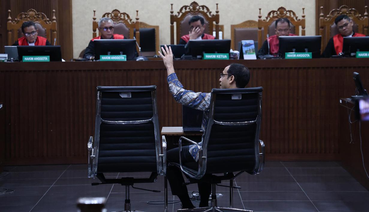 Sidang lanjutan tersebut beragendakan pemeriksaan terdakwa terkait kasus dugaan korupsi pengadaan laptop Chromebook dan Chrome Device Management (CDM) tahun 2019–2022. Tampak dalam foto, mantan Menteri Pendidikan, Kebudayaan, Riset, dan Teknologi (Mendikbudristek), Nadiem Makarim, saat mengikuti sidang lanjutan di Pengadilan Tindak Pidana Korupsi (Tipikor) Jakarta, Senin (11/5/2026). (merdeka.com/Arie Basuki)