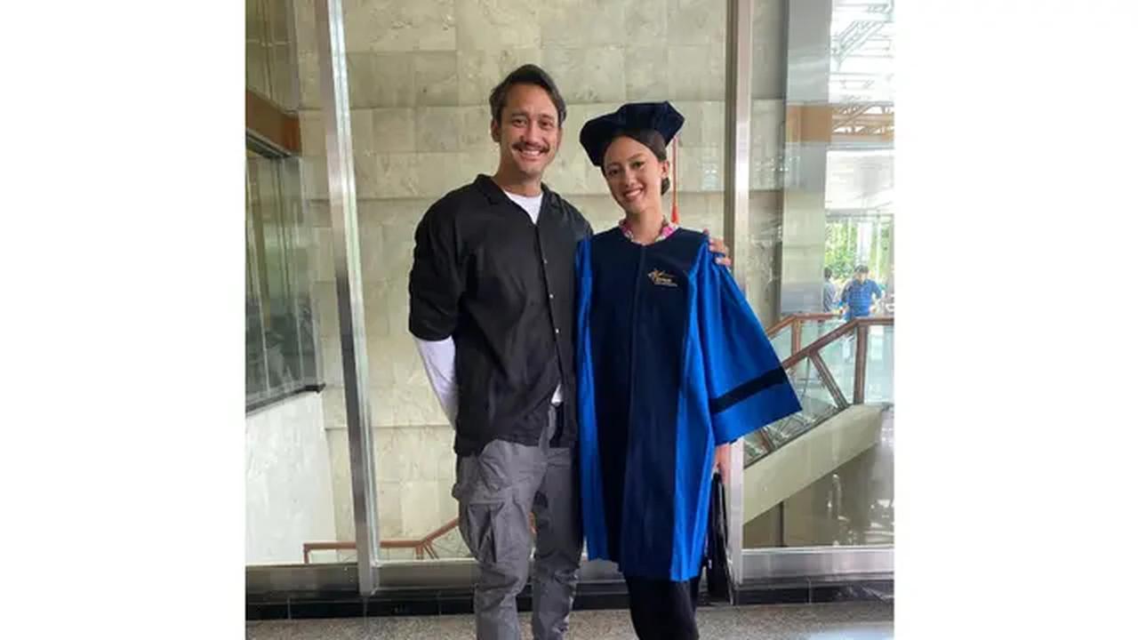 Potret Kedekatan Tora Sudiro dan Putri Sulungnya (Sumber: Instagram/t_orasudi_ro)