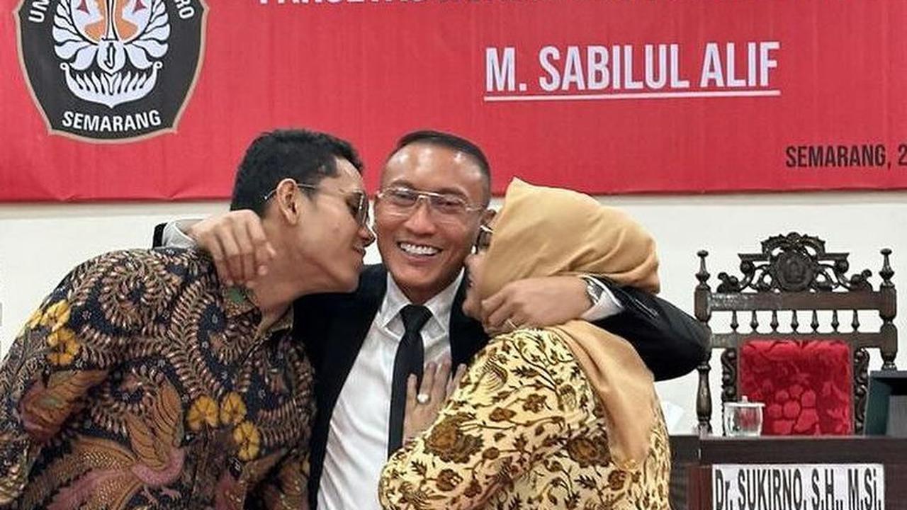 Rasa bahagia dan bangga begitu dirasakan oleh Sabilul. Namun Ia tidak mau merasakan kebahagiaan itu sendiri.