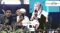 Janda kembang hadir di pengajian Gus Iqdam (SS: YT Ngalab Berkah)