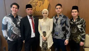 Mulan Jameela anggun berkebaya saat dilantik menjadi anggota Dewan Perwakilan Rakyat (DPR) RI pada Selasa, 1 Oktober 2024. (Dok: Instagram @mulanjameela1&nbsp;https://www.instagram.com/mulanjameela1/?hl=en)