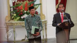 Presiden Jokowi saat mengumumkan, Biaya Penyelenggaraan Ibadah Haji (BPIH) di Istana Merdeka, Jakarta, Rabu (27/5/2015). Penurunan biaya haji ini dapat terbilang cukup drastis, yaitu dari US$ 3.219 menjadi US$ 2.717. (Liputan6.com/Faizal Fanani)