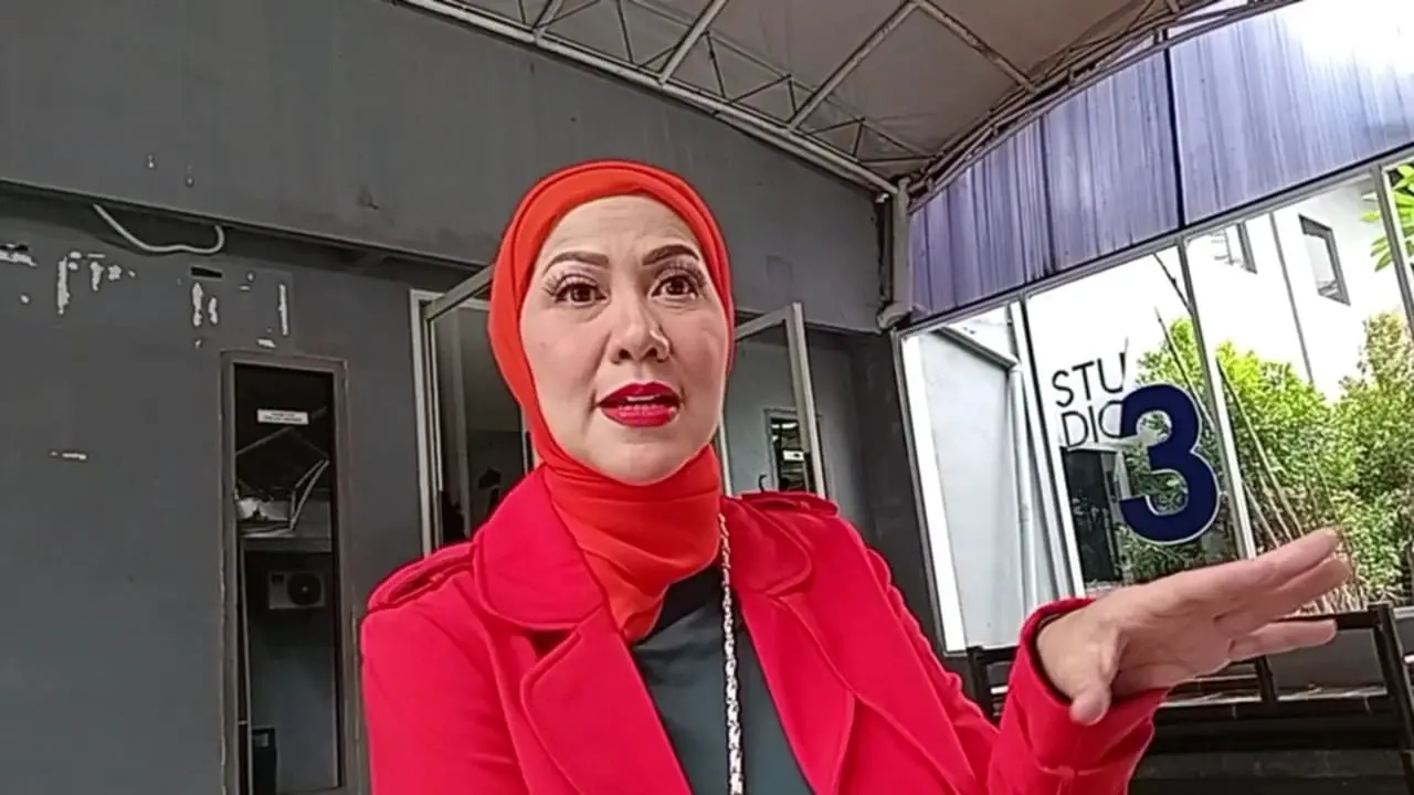 Venna Melinda di Kawasan Tendean, Jakarta Selatan, Senin (26/2/2204).