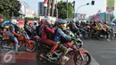 Suasana arus balik H+4 Lebaran di jalur Bekasi Timur, Jawa Barat, Selasa (22/7/2015). Kepadatan arus balik sepeda motor diperkirakan terjadi pada H+4 malam hingga H+5. (Liputan6.com/Herman Zakharia)