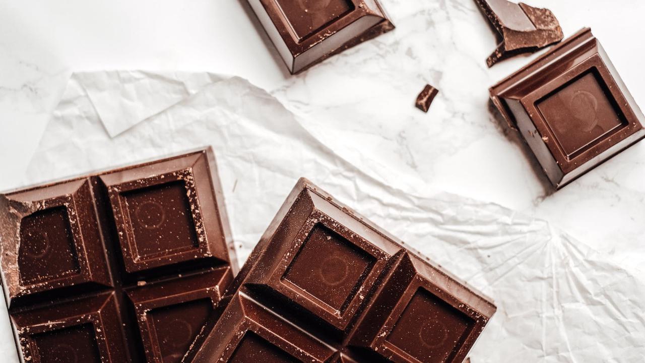 7.&nbsp;Cokelat tinggi gula