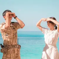 Hubungan Song Joong Ki dan Song Hye Kyo memang membuat para penggemar gemas dan berharap keduanya dapat pacaran di dunia nyata. (Instagram/Bintang.com)