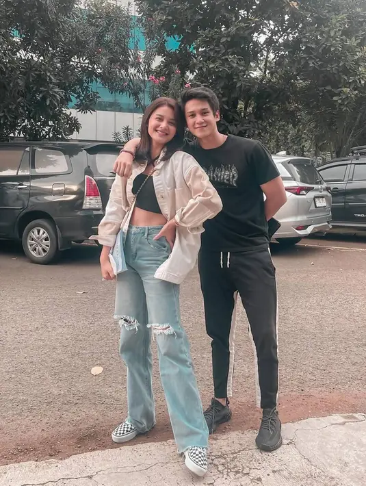 Cocok banget nih saat tampil bareng, keduanya pun masih kerap disapa dengan nama karakternya saat berperan dalam sinetron Buku Harian Seorang Istri, yaitu PALU, atau disebut Pasha dan Lula. (Liputan6.com/IG/@callistarum)