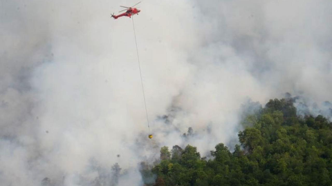 Jenis helikopter dimaksud adalah helikopter tipe AS350B3e dengan nomer lambung PK-DAP. Helikopter tersebut mampu membawa 1.000 liter air. Sementara air akan diambil dari Telaga Sarangan.<br>