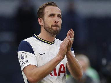 Harry Kane diketahui telah meminta Tottenham Hotspur untuk membiarkannya pergi pada bursa transfer musim panas lalu. Namun, pihak klub tak mau bernegosiasi dengan pelamar potensial seperti MU dan Man City. Akibatnya, Kane baru mampu mencetak satu gol hingga pekan ini. (AFP/Pool/Paul Childs)