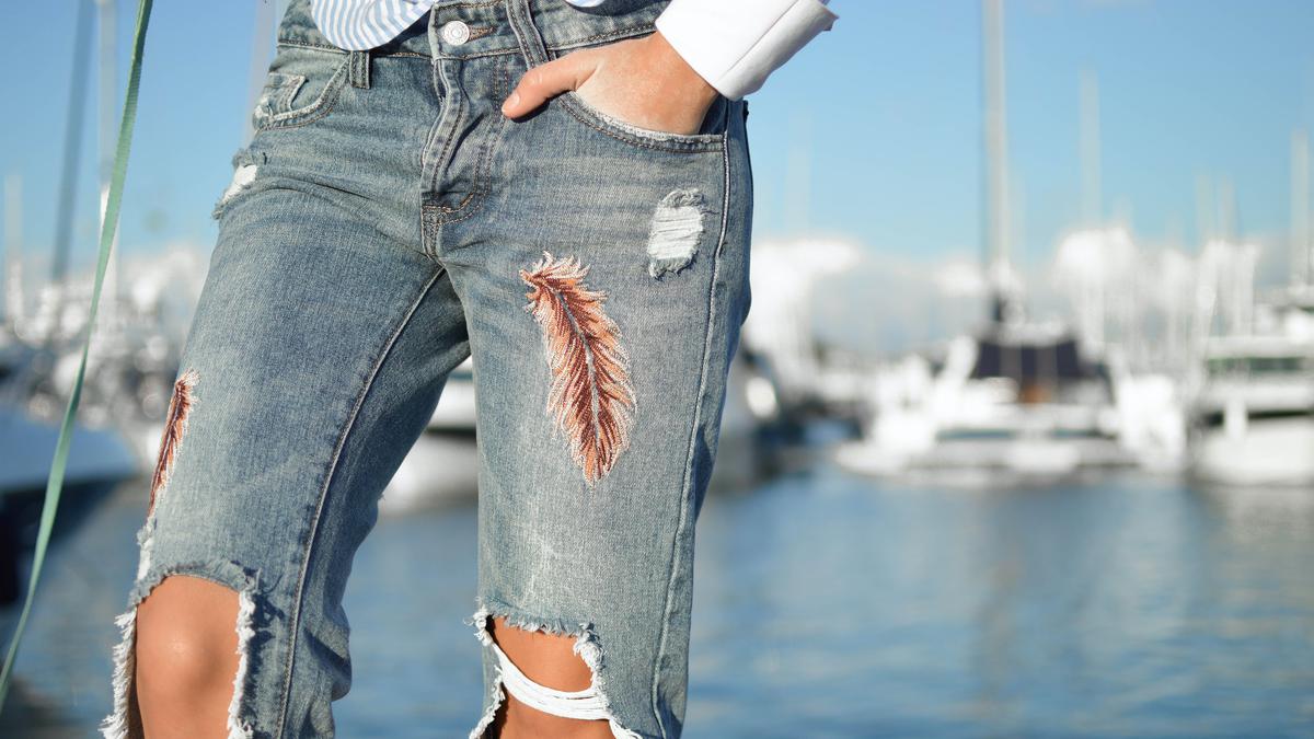 14 Arti Mimpi Tentang Celana Sobek, Pertanda Datangnya Rezeki - Ragam  Bola.com