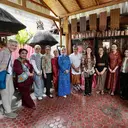 Seruni dan Dekranas Dukung Pelestarian Tenun Gringsing