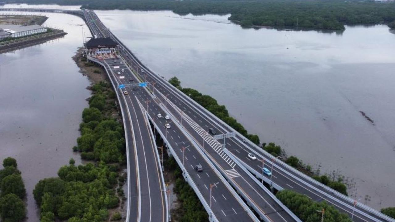 Peningkatan Lalu Lintas Tol Regional Nusantara Melonjak di Momen Tahun Baru 2026