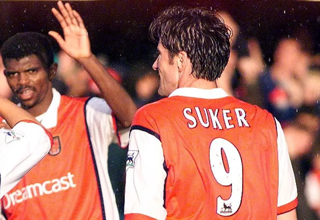 Striker Davor Suker kala membela Arsenal. (AFP/Adrian Dennis)