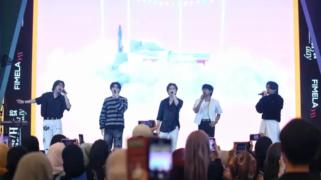 UN1TY Tampil Energik di Hari Terakhir Fimela Day Hari Terakhir. [Adrian/Fimela]