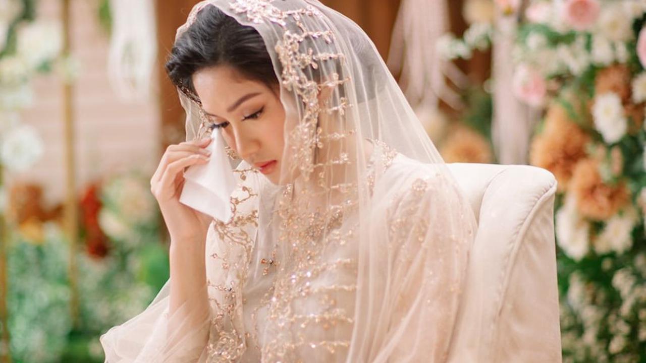 9 Potret dari Pengajian hingga Resepsi Mewah, Perjalanan Cinta Ochi Rosdiana Berujung di Pelaminan