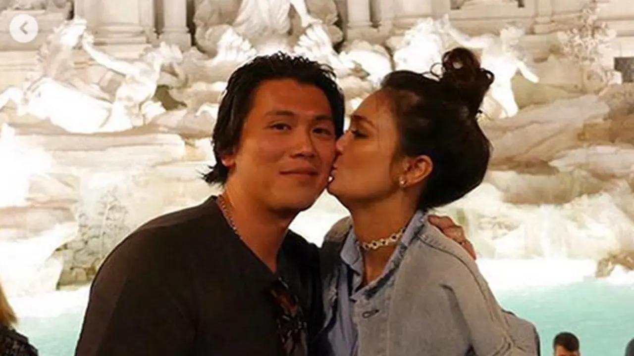 [Bintang] Luna Maya dan Reino Barack
