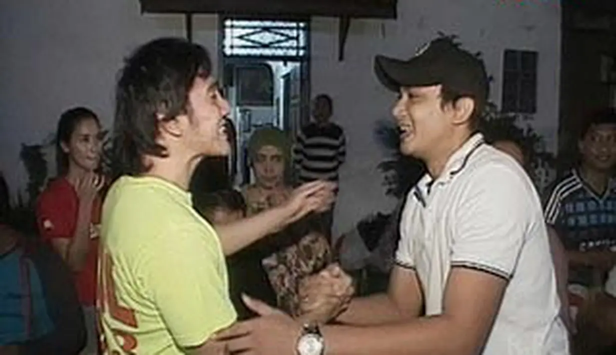 Para pemain serta kru sinetron Calon Bini menggelar acara perpisahan berakhirnya sinetron andalan SCTV tersebut di kawasan Karet Tengsin, Jakarta Pusat.