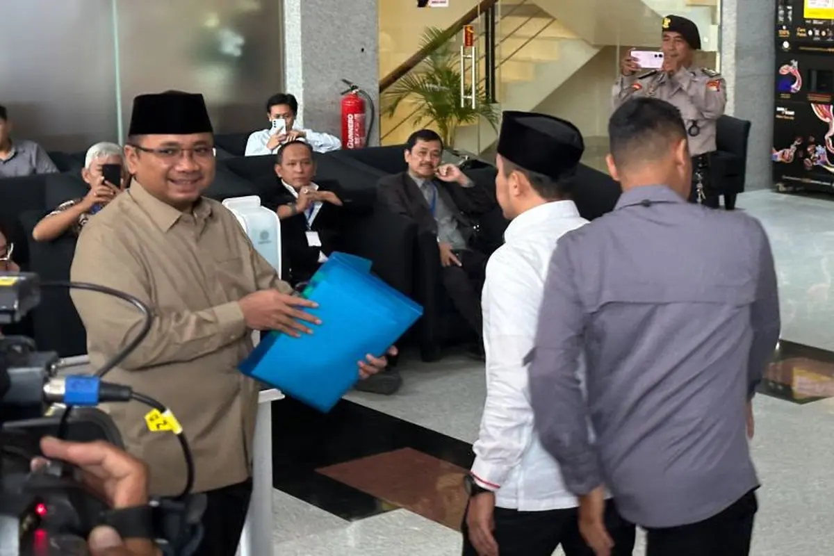 Mantan Menag Yaqut Bawa Map Biru saat Pemeriksaan Korupsi Kuota Haji di KPK