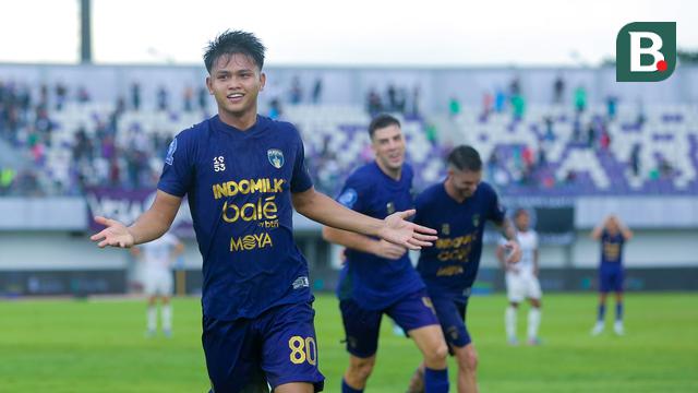Foto: Persita Tangerang Ngamuk, Bobol Gawang Persik 3 Gol Tanpa Balas di BRI Super League