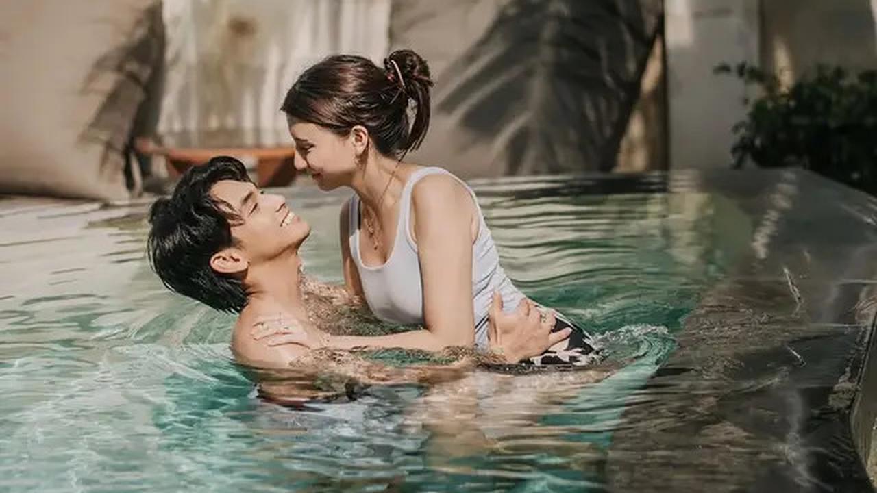 6 Potret Cassandra Lee dan Ryuken Lie Rayakan 6 Bulan Pernikahan di Gili Trawangan