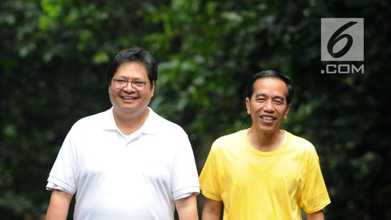 Berkaus Kuning, Jokowi Olahraga Bersama Airlangga Hartarto di Istana Bogor