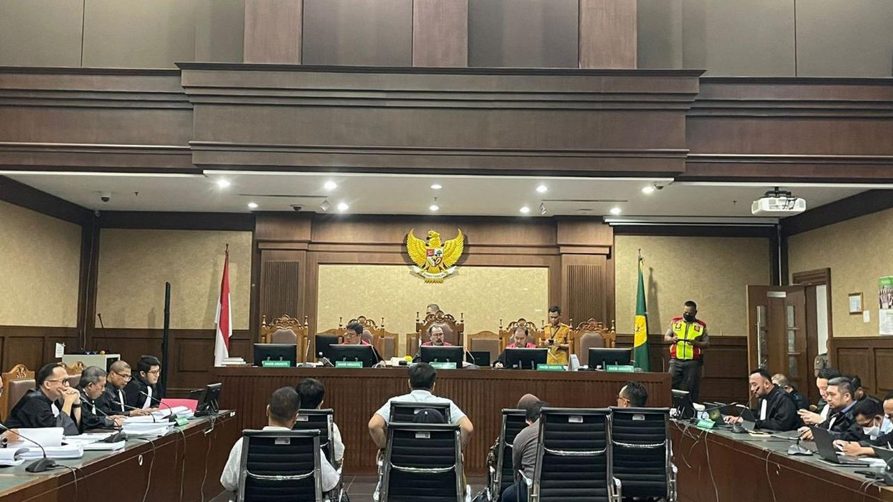 Sidang Tiga Terdakwa