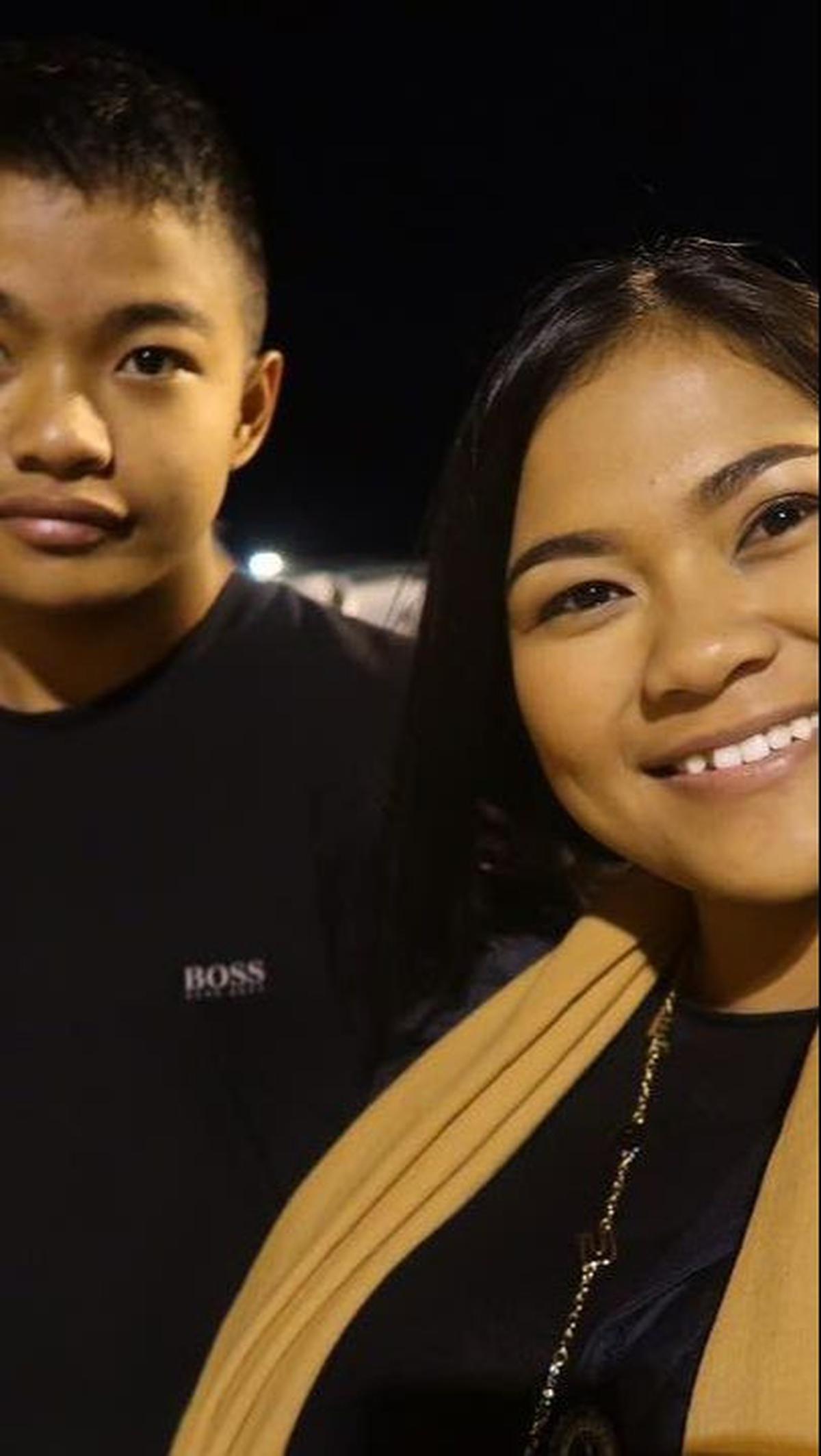 Jhony dan Liana tumbuh sebagai saudara dekat. Liana juga rutin memberikan ucapan ulang tahun untuk sang adik.