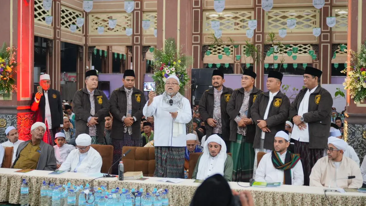 Salah satu ulama besar Tegal dan pengasuh Pondok Pesantren Attauhidiyyah Kiai Haji Ahmad Saidi secara resmi memberikan dukungan kepada Ischak Maulana Rohman-Ahmad Kholid di Pilkada Tegal 2024.