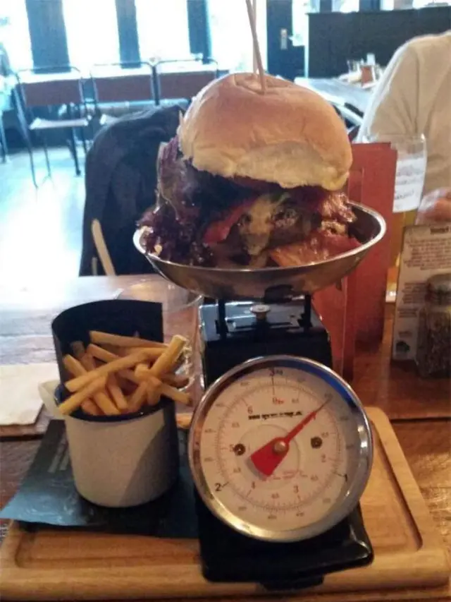 Restoran ini sajikan makanan dengan cara aneh (foto: Boredpanda)